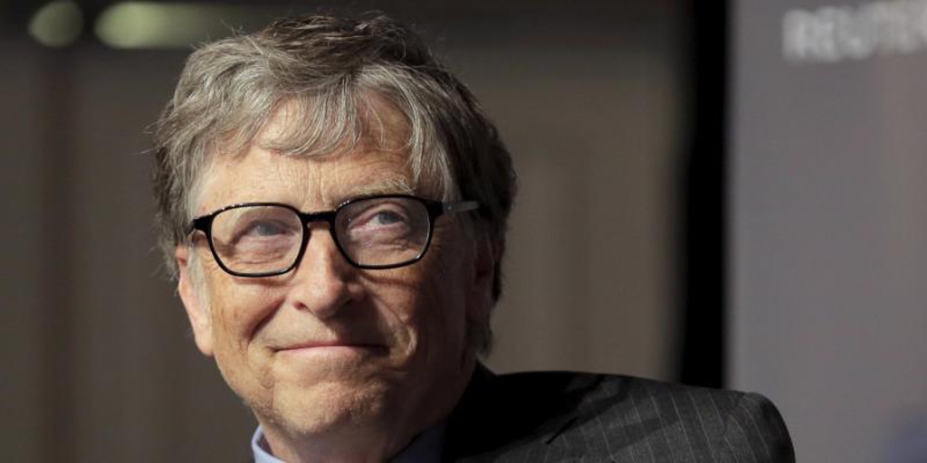 El peculiar teléfono que utiliza Bill Gates para evitar acumular ‘gadgets’