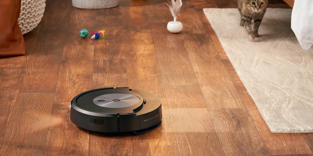 Probamos la Roomba Combo j7+, el robot que aspira y friega a la vez