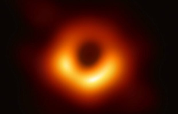 el mayor agujero negro supermasivo
