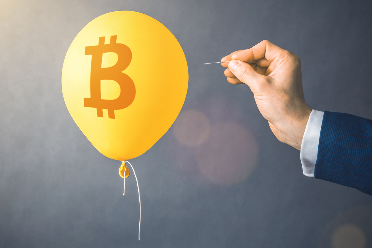¿Burbuja de Bitcoin a punto de estallar?  Analista advierte que los precios podrían caer a $ 7,000