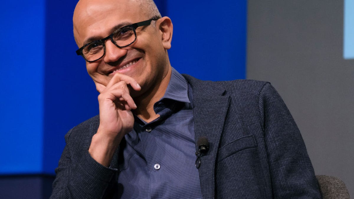 El CEO de Microsoft culpa a Sony por las exclusivas en consolas