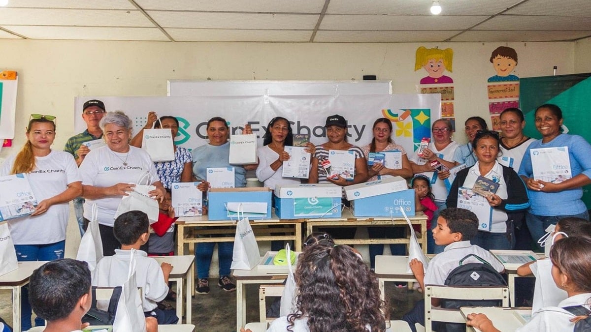 CoinEx Charity contribuye a la educación en Venezuela con importantes donativos