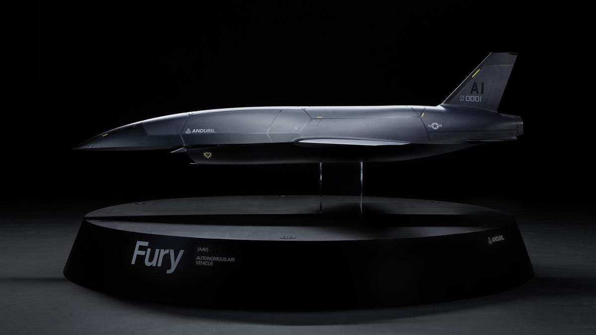 Palmer Lucky presenta el avión autónomo de alta velocidad ‘Fury’