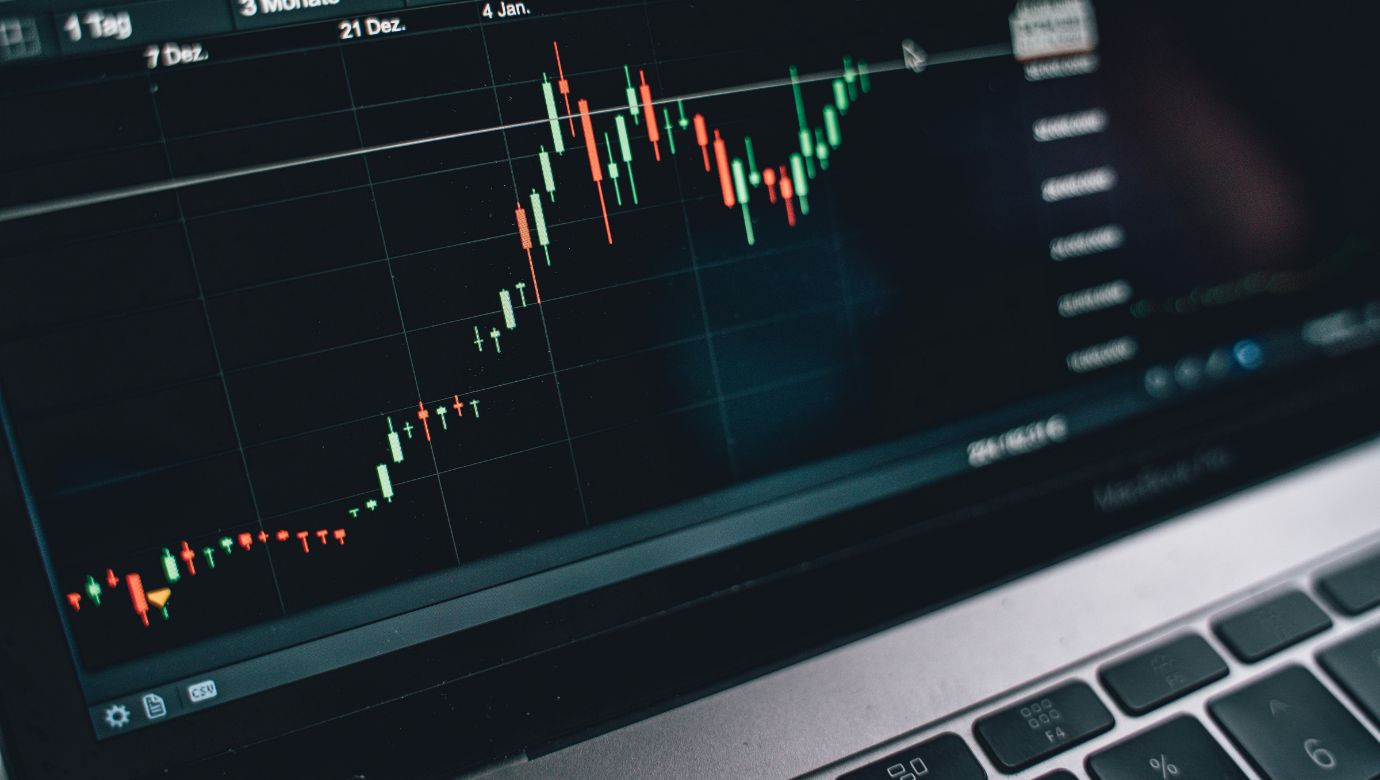 El volumen de operaciones de la curva (CRV) cae un 97% en 2 meses