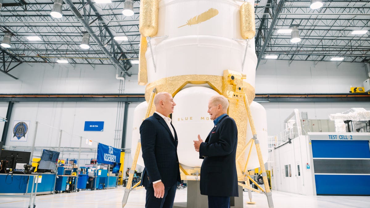 Blue Origin revela un modelo a escala real del futuro módulo de aterrizaje de carga lunar