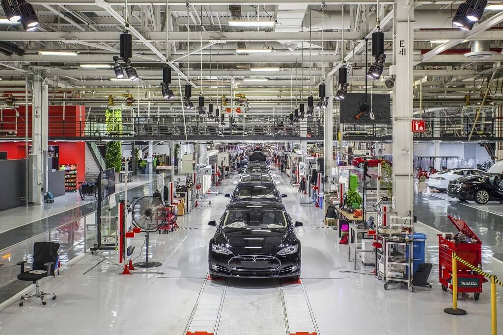 El ataque del robot de la fábrica Tesla a un empleado destaca los problemas de seguridad de los trabajadores de la empresa