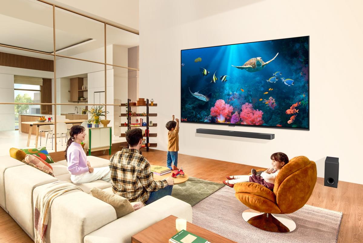 La línea de televisores LG 2024 incluye un modelo QNED gigante de 98 pulgadas