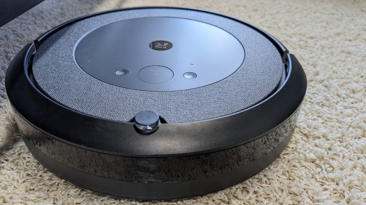 ¿Deberías comprar el nuevo robot aspirador Roomba de 349 dólares?  Eso depende de tus pisos.