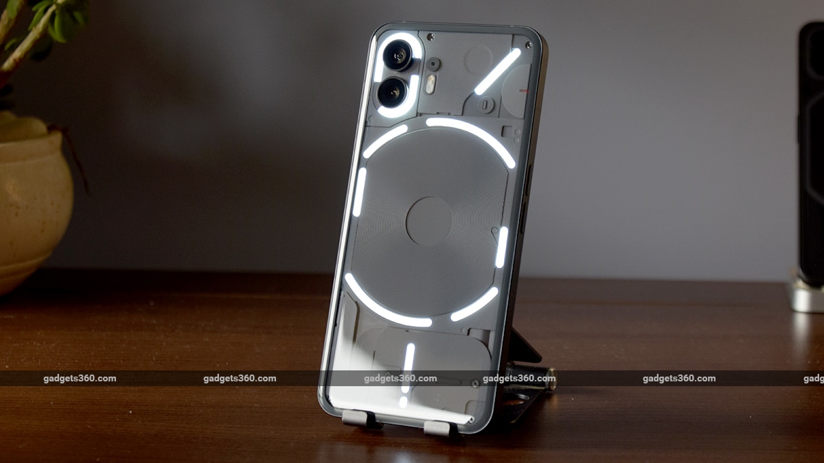 Los detalles de Nothing Phone 2a se revelarán hoy;  Se dice que un diseño filtrado más antiguo está más cerca del producto final