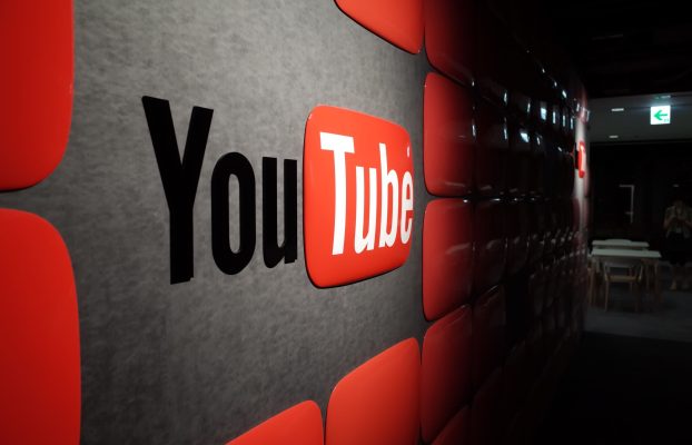 Los usuarios de bloqueadores de anuncios dicen que los videos de YouTube saltan hasta el final y se reproducen sin audio