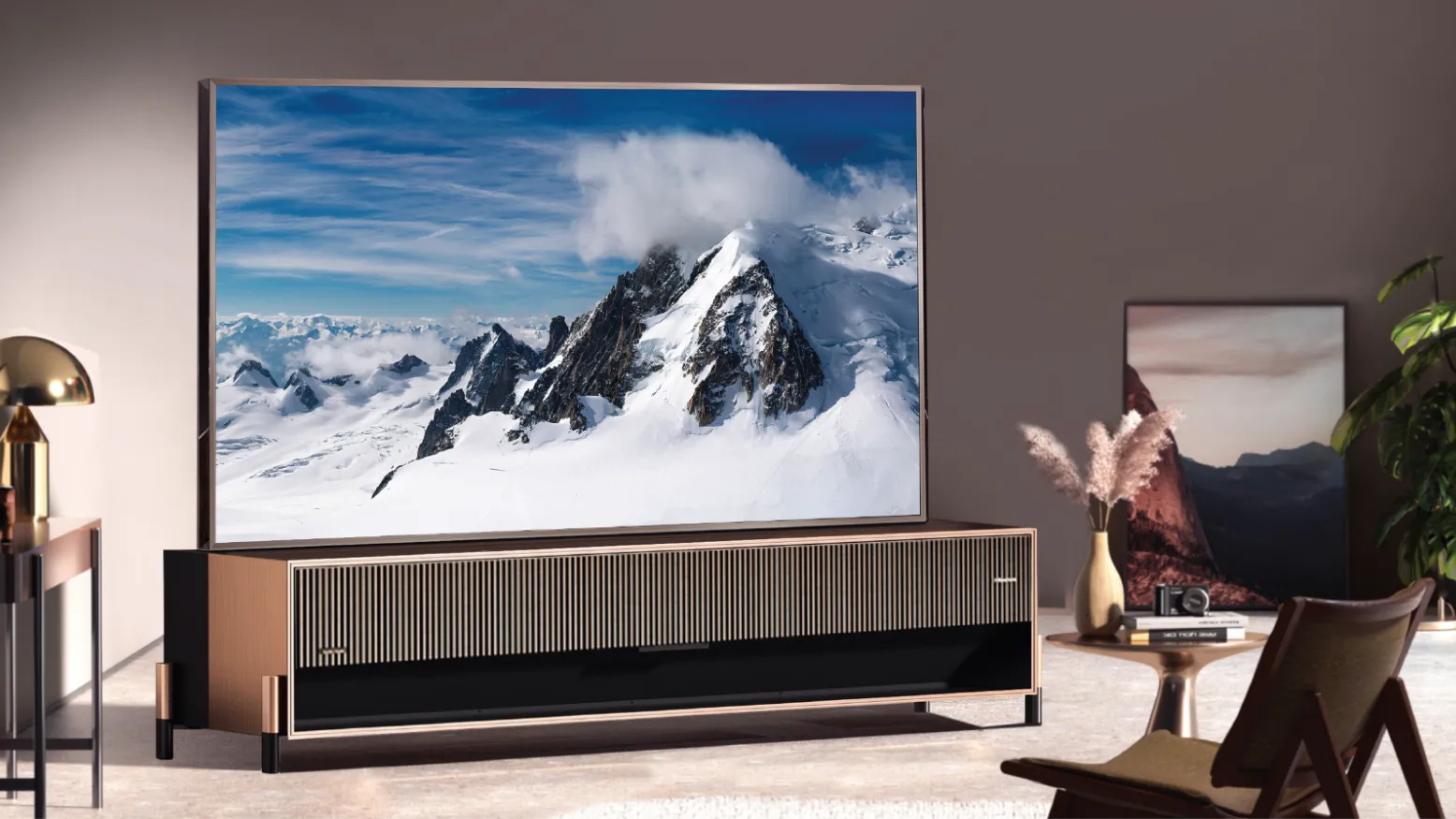Hisense presenta un televisor de 110 pulgadas con brillo de 10.000 nits y 40.000 zonas de retroiluminación, Rollable Laser TV