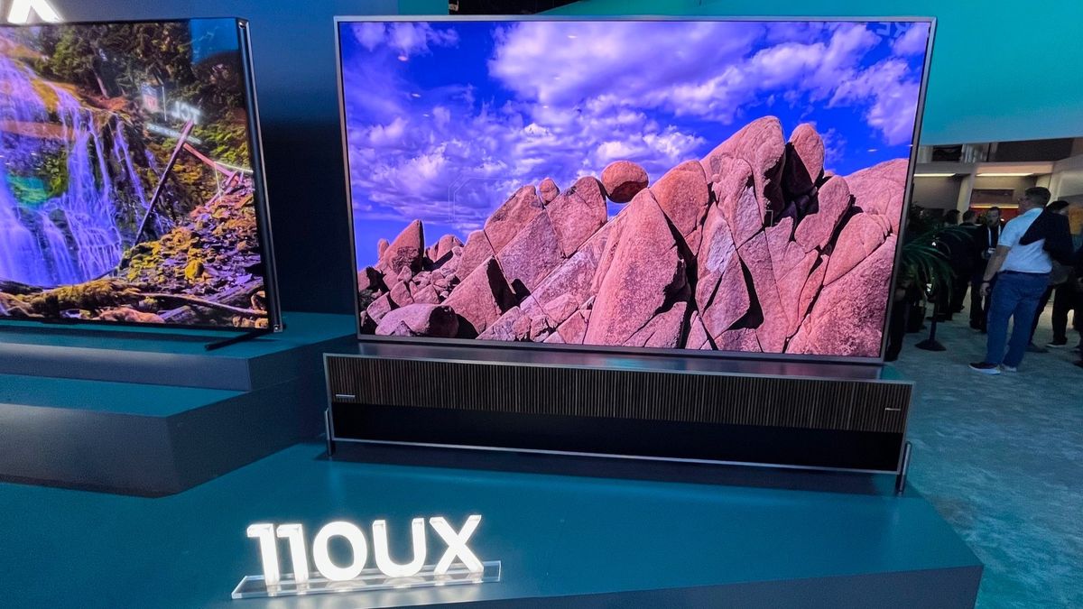El enorme televisor de 110 pulgadas de Hisense encabeza una línea principalmente mini-LED para 2024