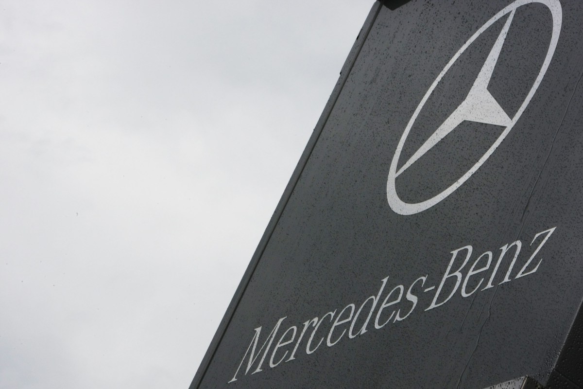 Cómo una contraseña publicada por error expuso el código fuente de Mercedes-Benz
