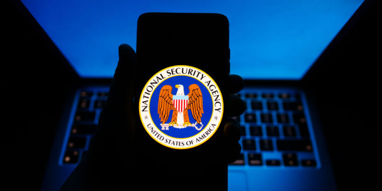 La NSA finalmente admite haber espiado a estadounidenses comprando datos confidenciales