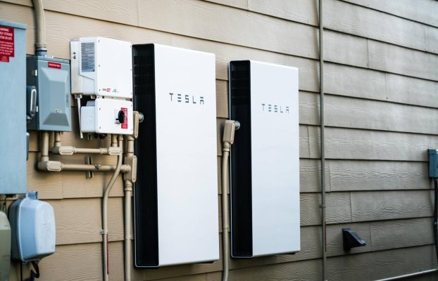 El negocio de almacenamiento de energía de Tesla es absorbido por la espiral descendente de la compañía
