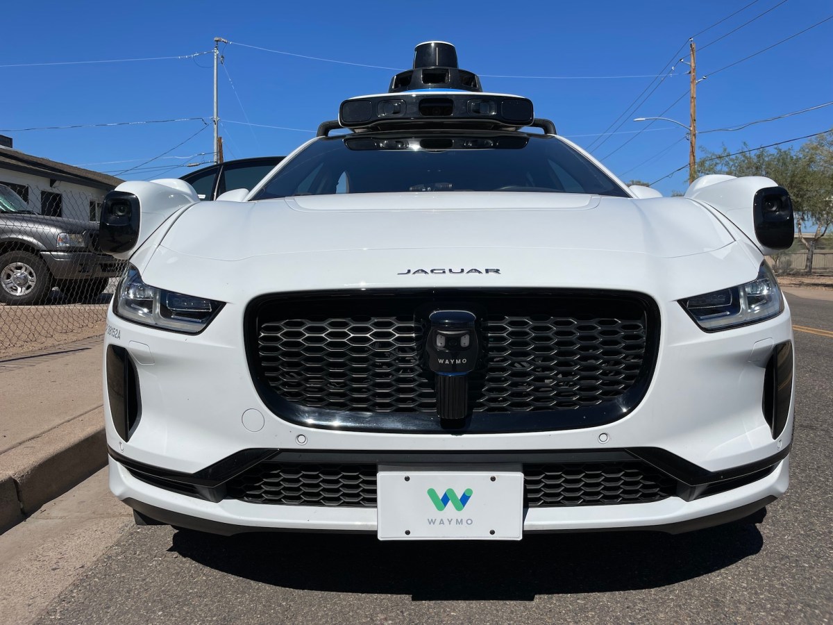 Waymo comenzará a probar robotaxis en las autopistas de Phoenix