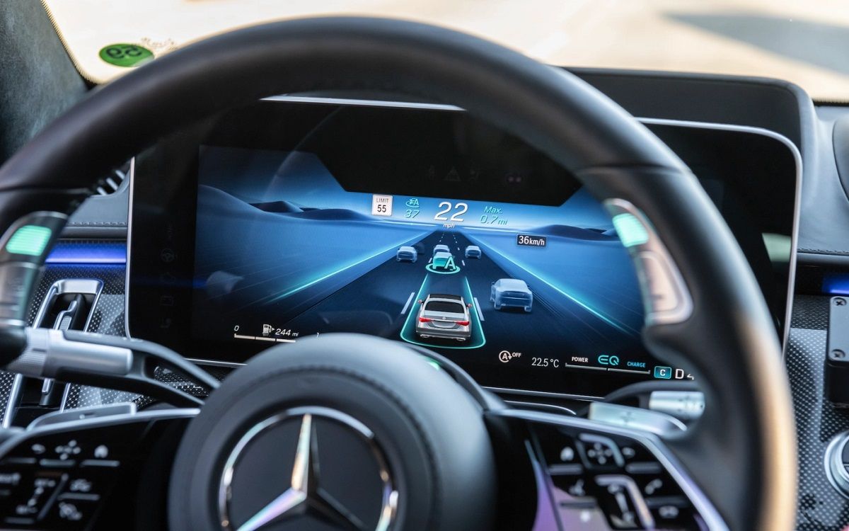 El código fuente de Mercedes-Benz quedó expuesto por una falla de seguridad más fácil de pasar por alto