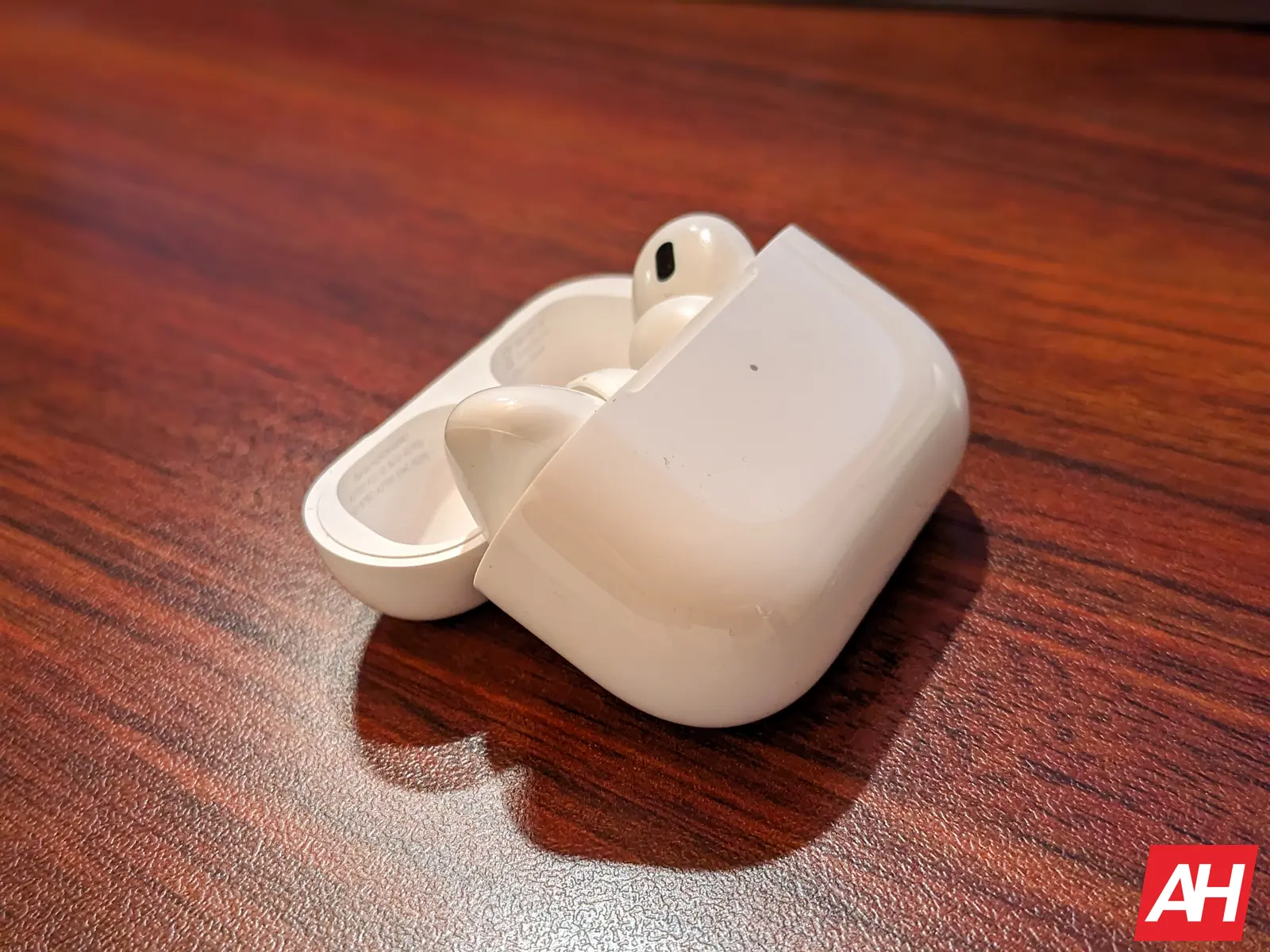 Consigue el nuevo Apple AirPods Pro USB-C por solo $ 189