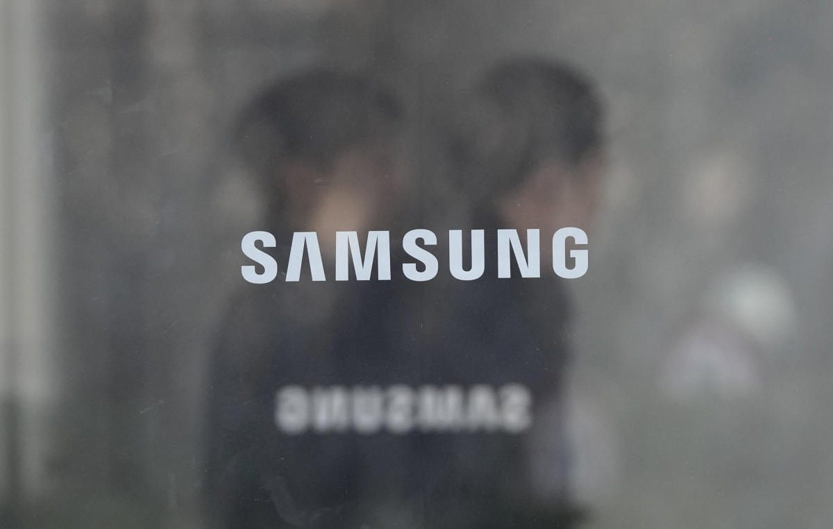 Las ganancias anuales de Samsung continuaron cayendo en 2023