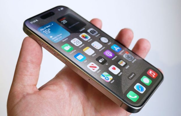 Se prevé que el iPhone 16 Pro venga con una pantalla un 20% más brillante