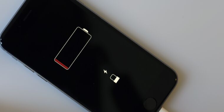 Los propietarios de iPhone reciben pagos de 92 dólares de Apple en un acuerdo de limitación de teléfonos
