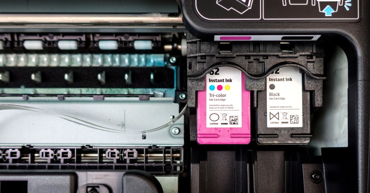 El CEO de HP dice que bloquean las impresoras que usan tinta de terceros debido a… los piratas informáticos