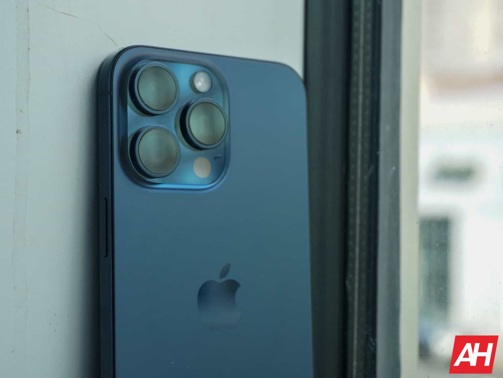Patente de Apple describe el mecanismo de bisagra para iPhones plegables