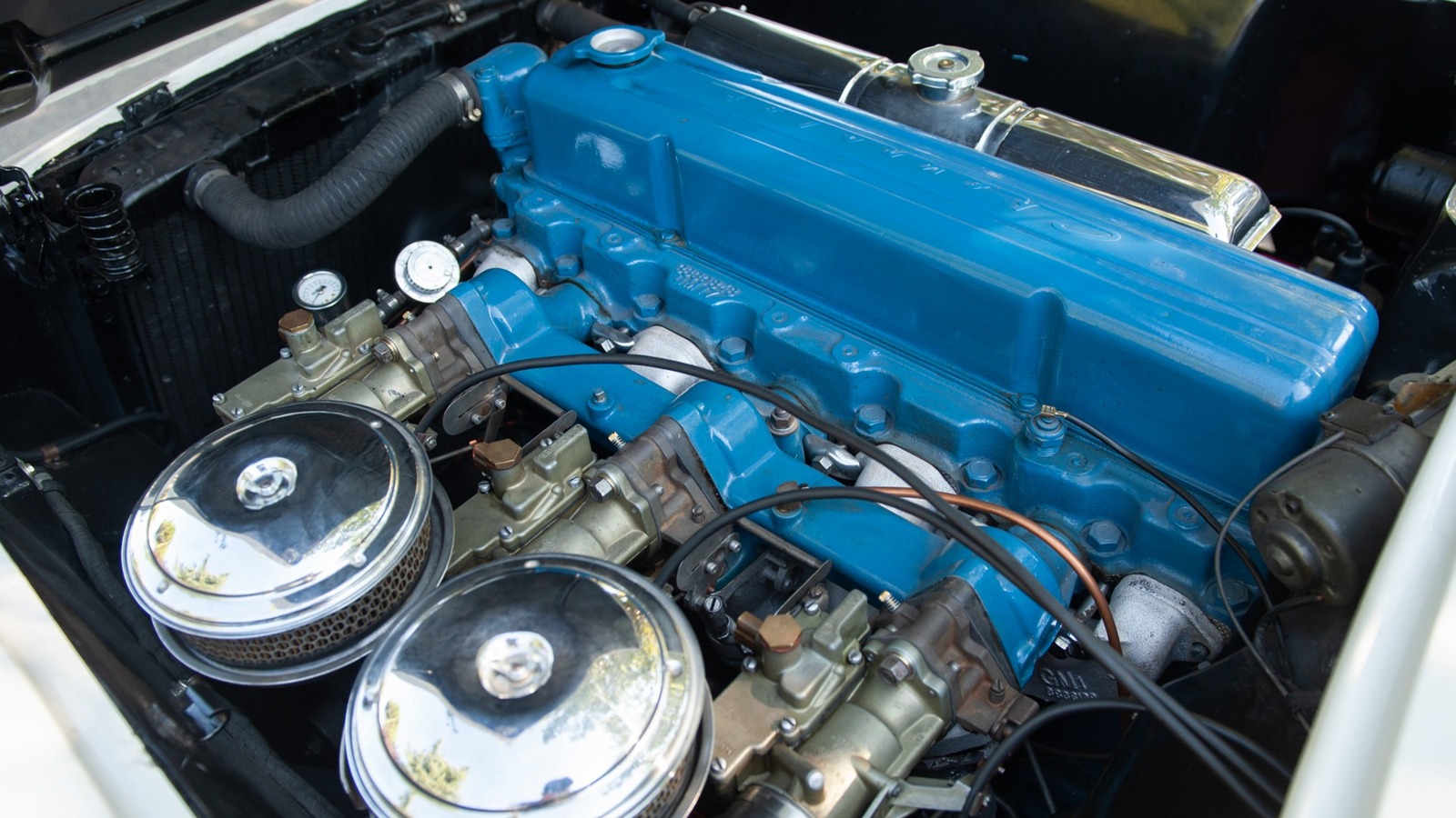 ¿Qué hizo que el motor Blue Flame Six del Corvette fuera tan especial?
