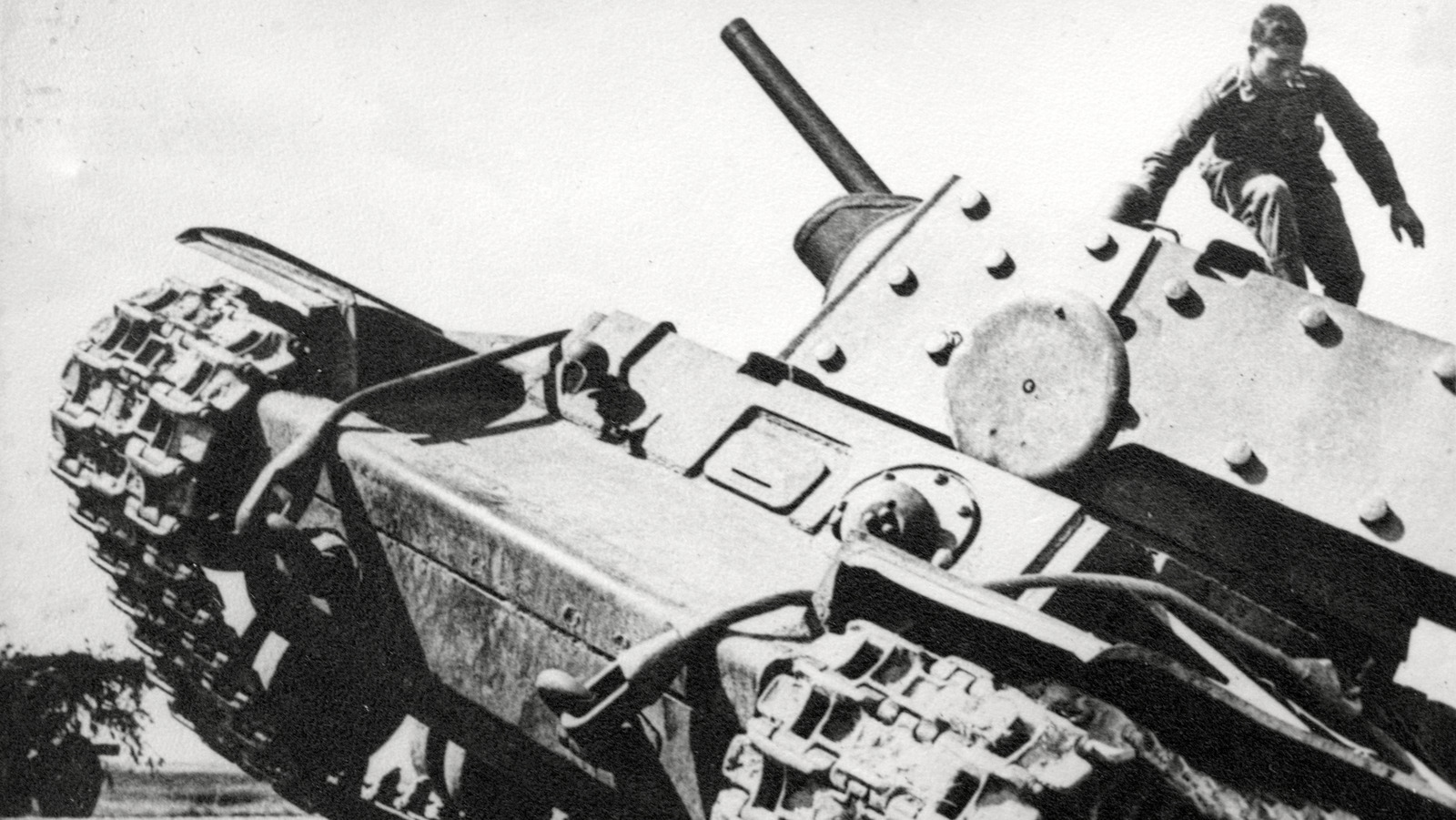 ¿Qué hizo que el tanque pesado KV-1 fuera un gigante en el campo de batalla?