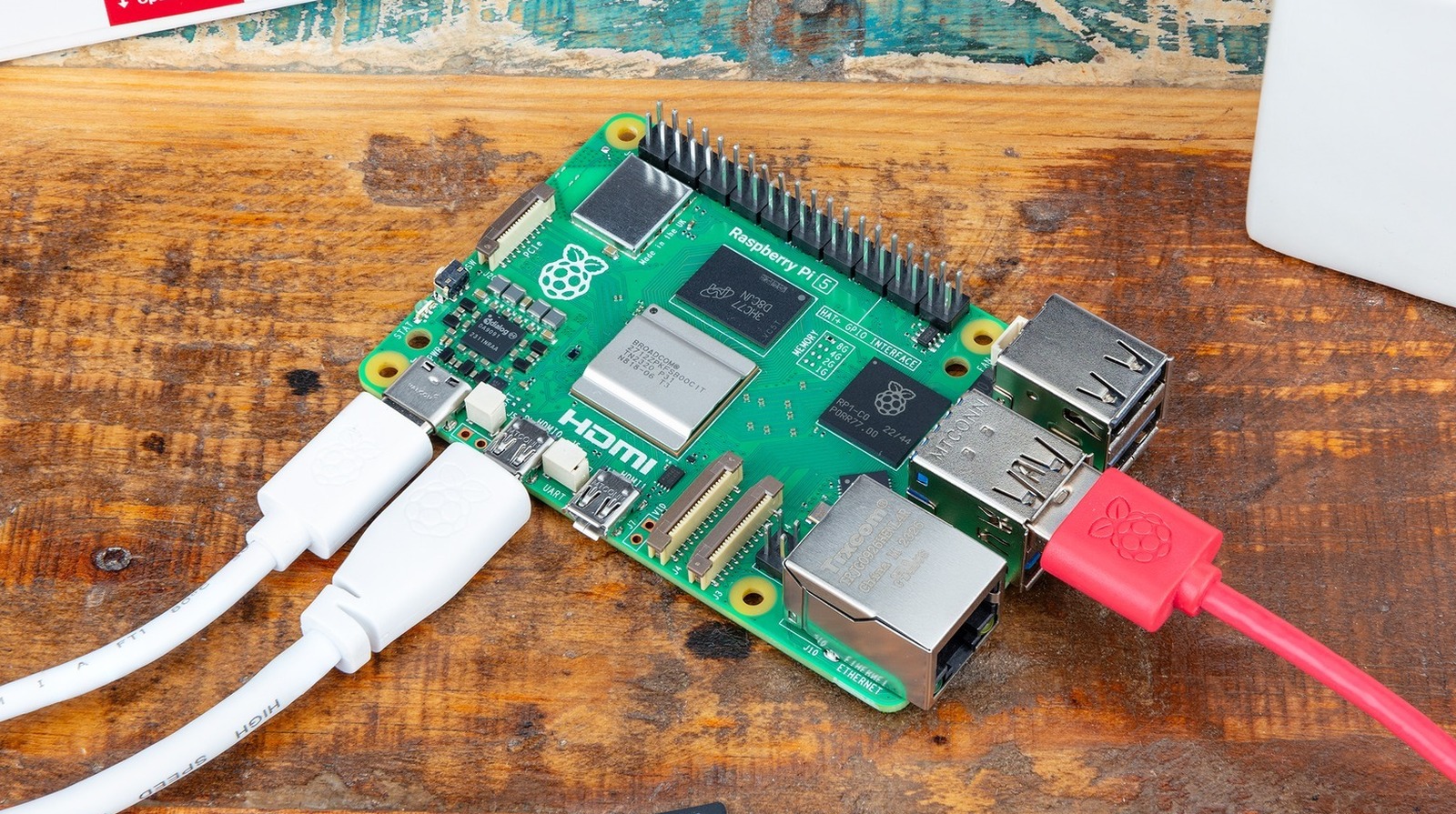 Accesorios esenciales de Raspberry Pi 5 para su próximo proyecto