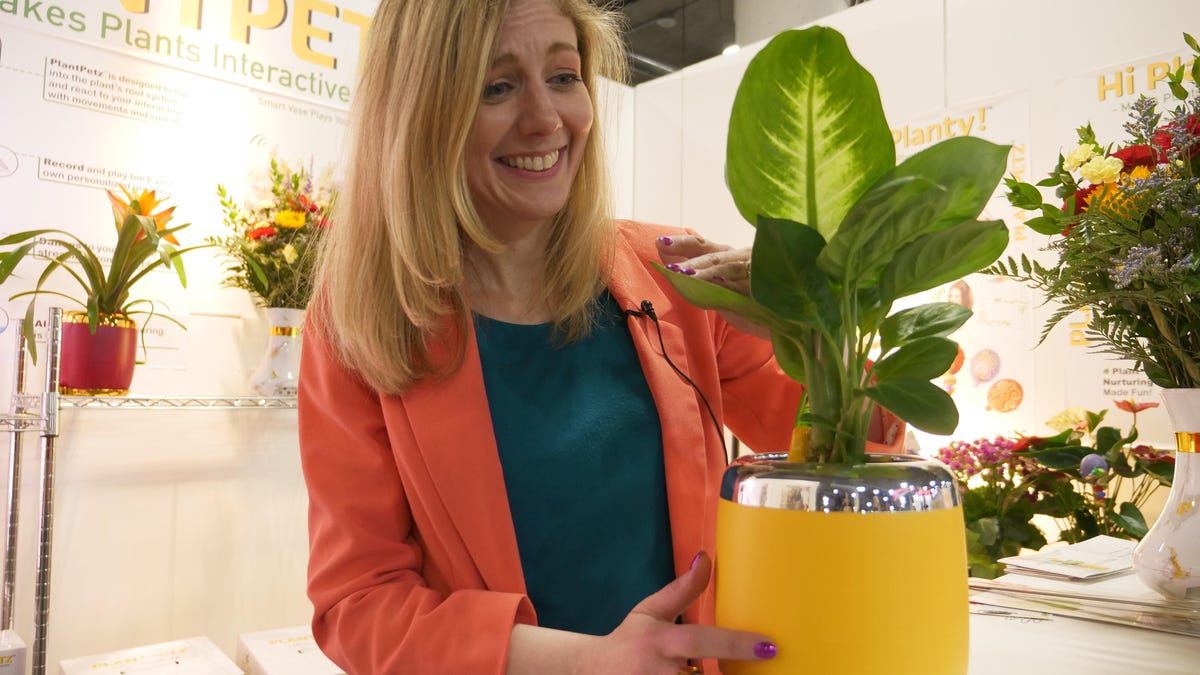 PlantPetz Smart Pot convierte plantas aburridas en mascotas animadas y danzantes