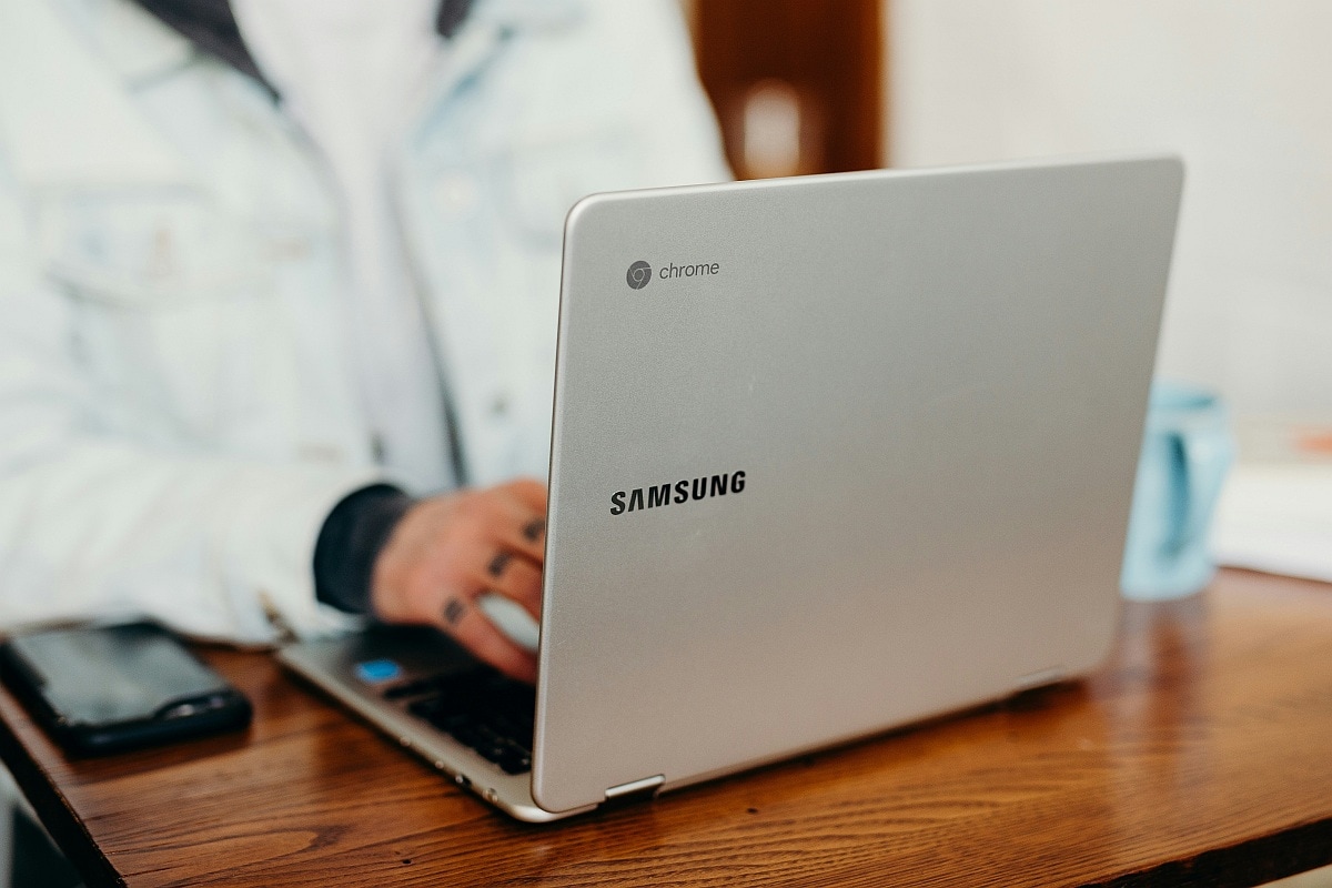 Samsung comenzará a fabricar computadoras portátiles en la planta de Noida a finales de este año: informe