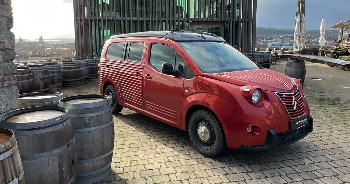 La minicaravana eléctrica retro aporta nueva energía a un Citroën 2CV vintage