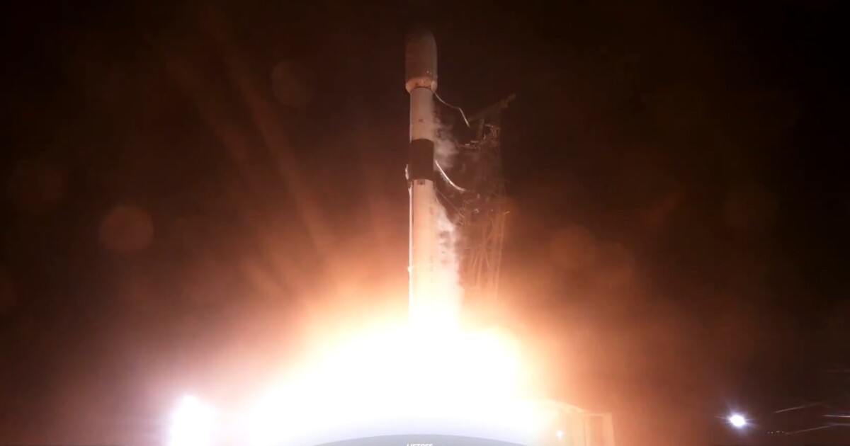 SpaceX y T-Mobile lanzan satélites que pueden contactar con teléfonos móviles