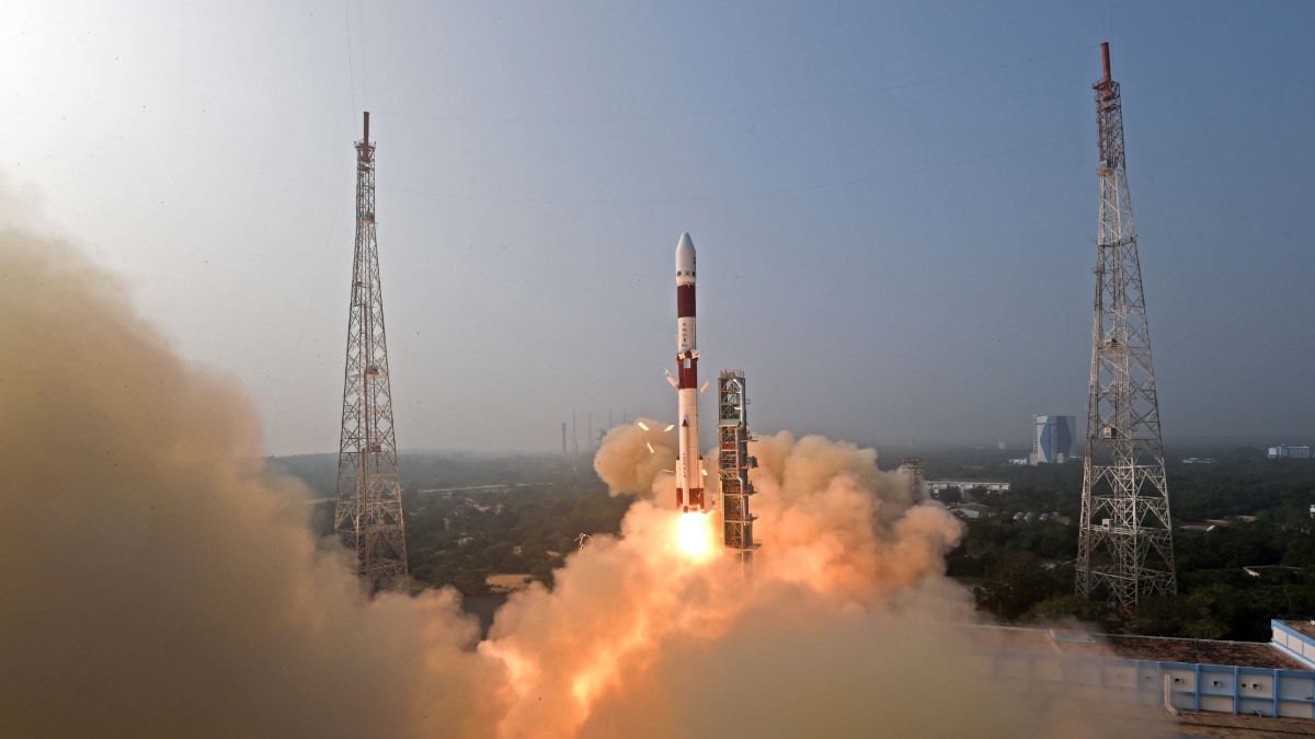 ISRO lanza con éxito un satélite polarímetro de rayos X;  Estudiará agujeros negros y otros objetos celestes