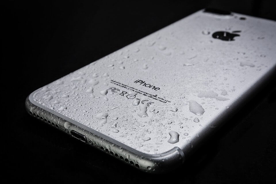 Apple desaconseja el uso de arroz para secar iPhones mojados y ofrece mejores consejos