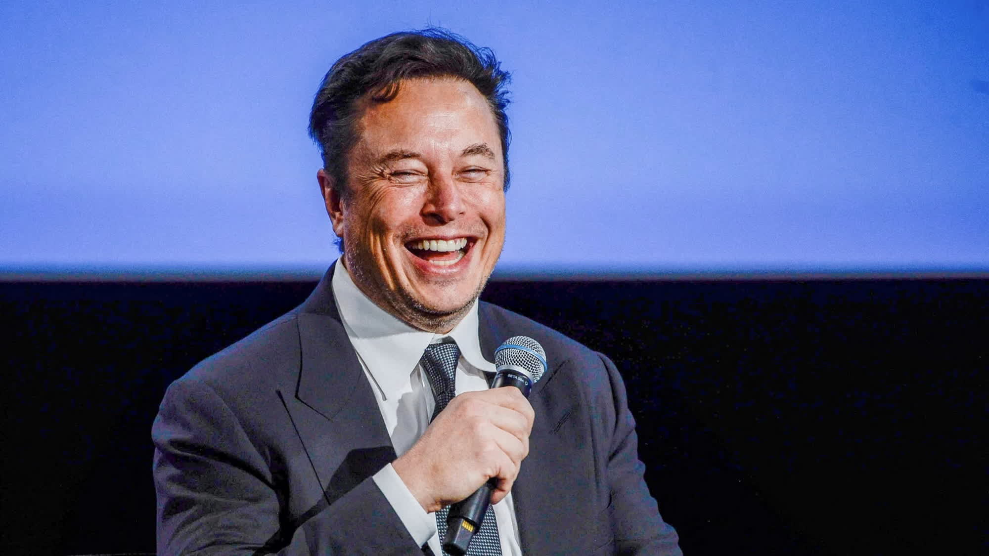 Elon Musk trasladará la incorporación de Tesla a Texas tras un fallo de 55.000 millones de dólares, encabeza la sobrevalorada encuesta de directores ejecutivos