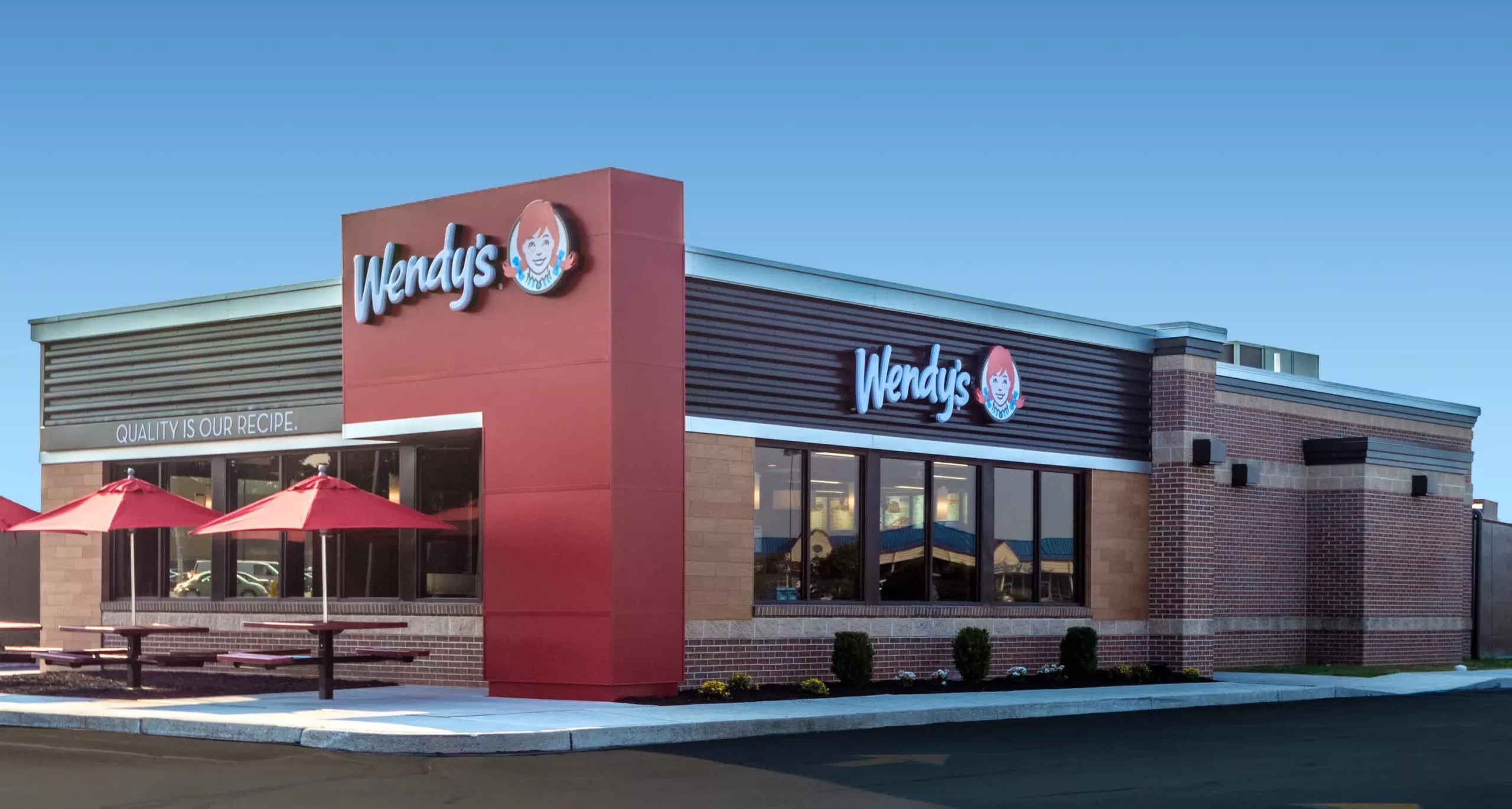 Wendy’s gastará 20 millones de dólares en menús digitales para presentar a los clientes los «precios dinámicos»