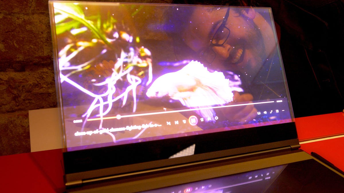 Este concepto de portátil de Lenovo tiene una pantalla transparente – Vídeo