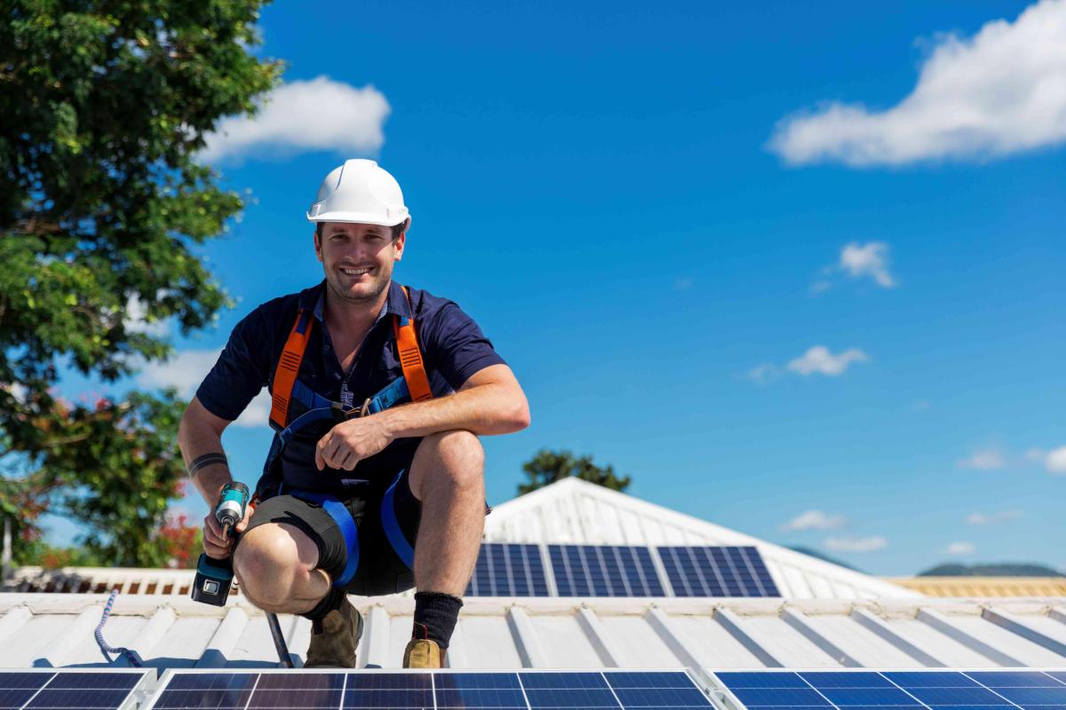 Hohm Energy ampliará la adopción de energía solar en tejados en Sudáfrica, con el respaldo de una inversión inicial de 8 millones de dólares