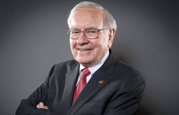 Warren Buffett recortó su participación en Apple antes de las últimas ganancias