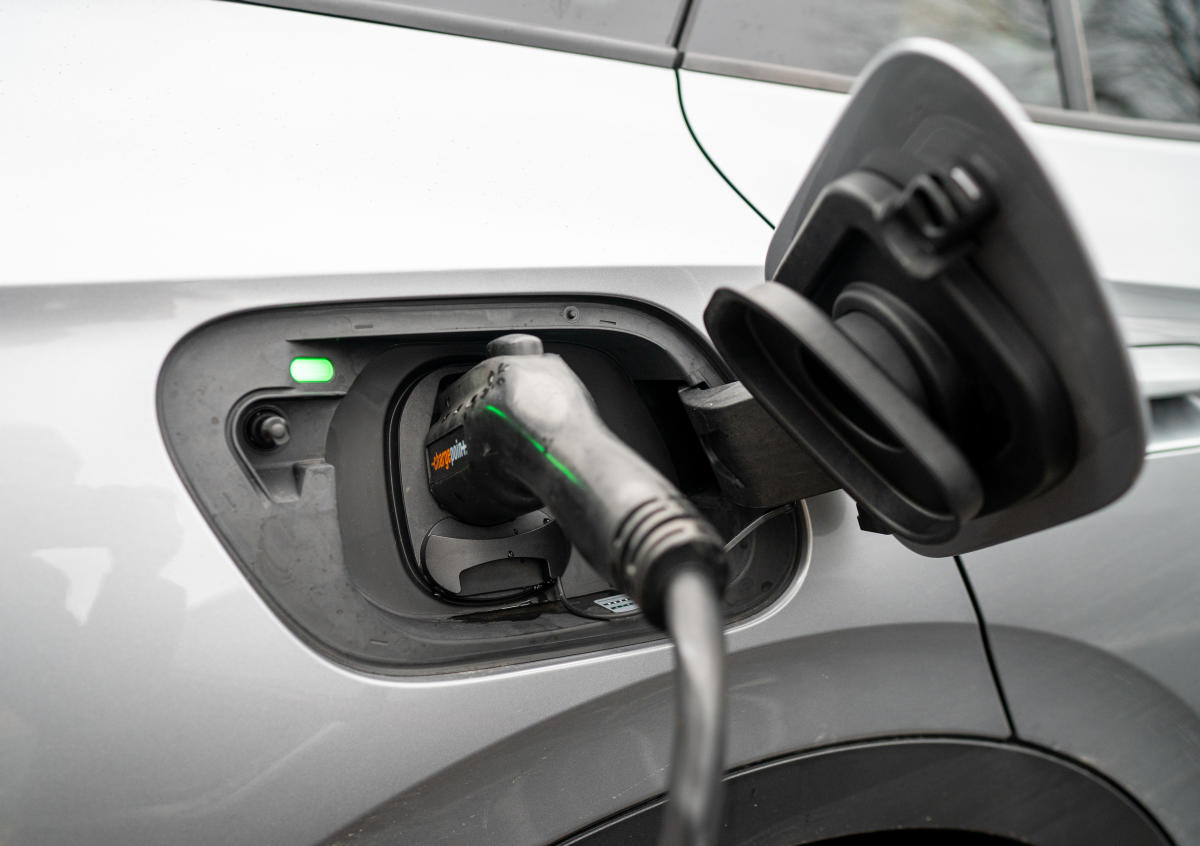 La administración de Biden puede dar a los fabricantes de automóviles más tiempo para cambiar a los vehículos eléctricos