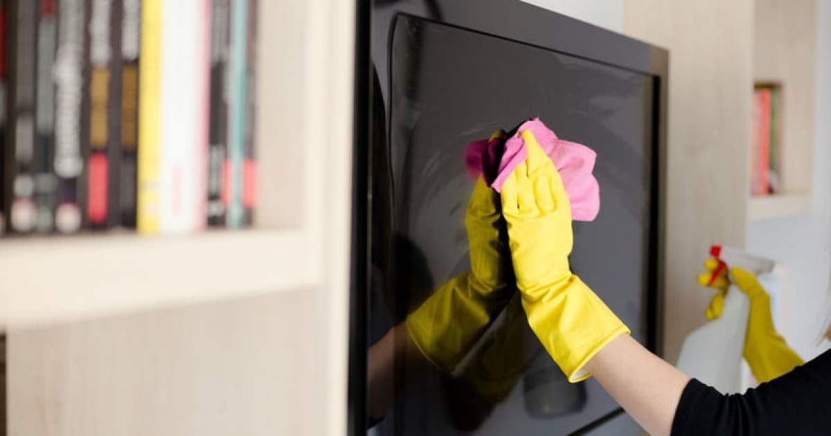 Cómo limpiar la pantalla del TV sin gastar demasiado
