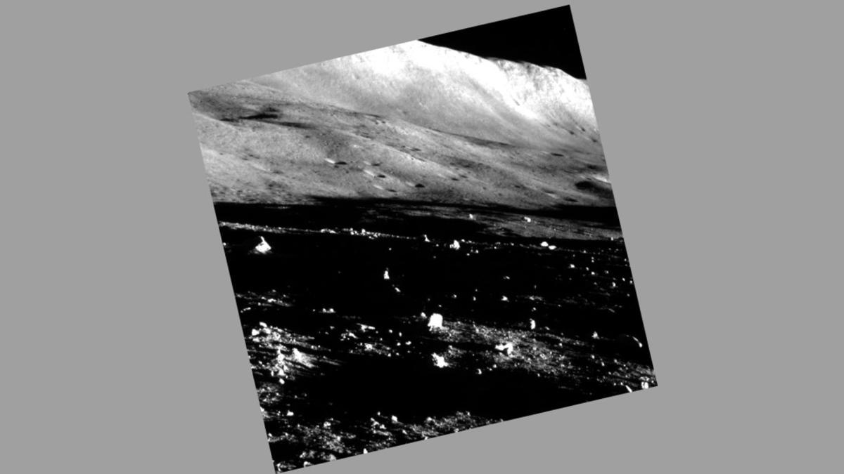 El módulo de aterrizaje lunar de Japón tomó esta espeluznante foto antes de ser envuelto por la noche lunar