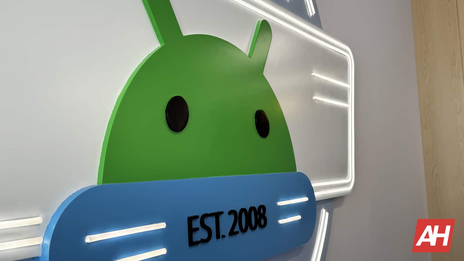 Google adelanta el lanzamiento de Android 15 con ajustes de huevo de Pascua