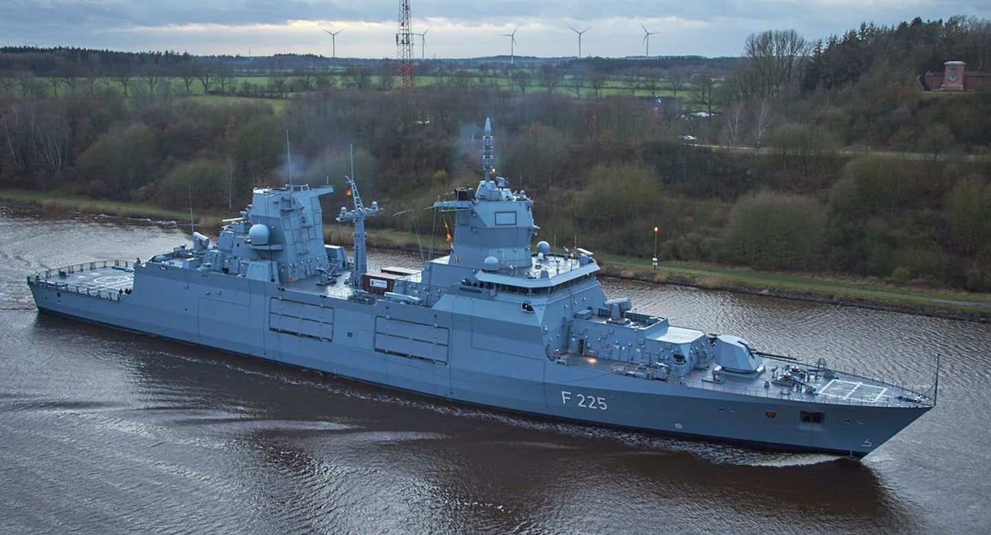 El concepto de fragata de defensa aérea germano-holandesa aún está en juego