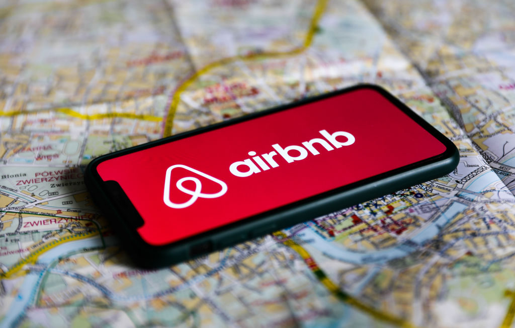Airbnb está avanzando para deshacerse de esas odiadas tarifas de limpieza