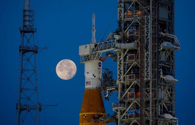 El Congreso solo consulta un plan de luna de la NASA opuesto por Musk e Isaacman
