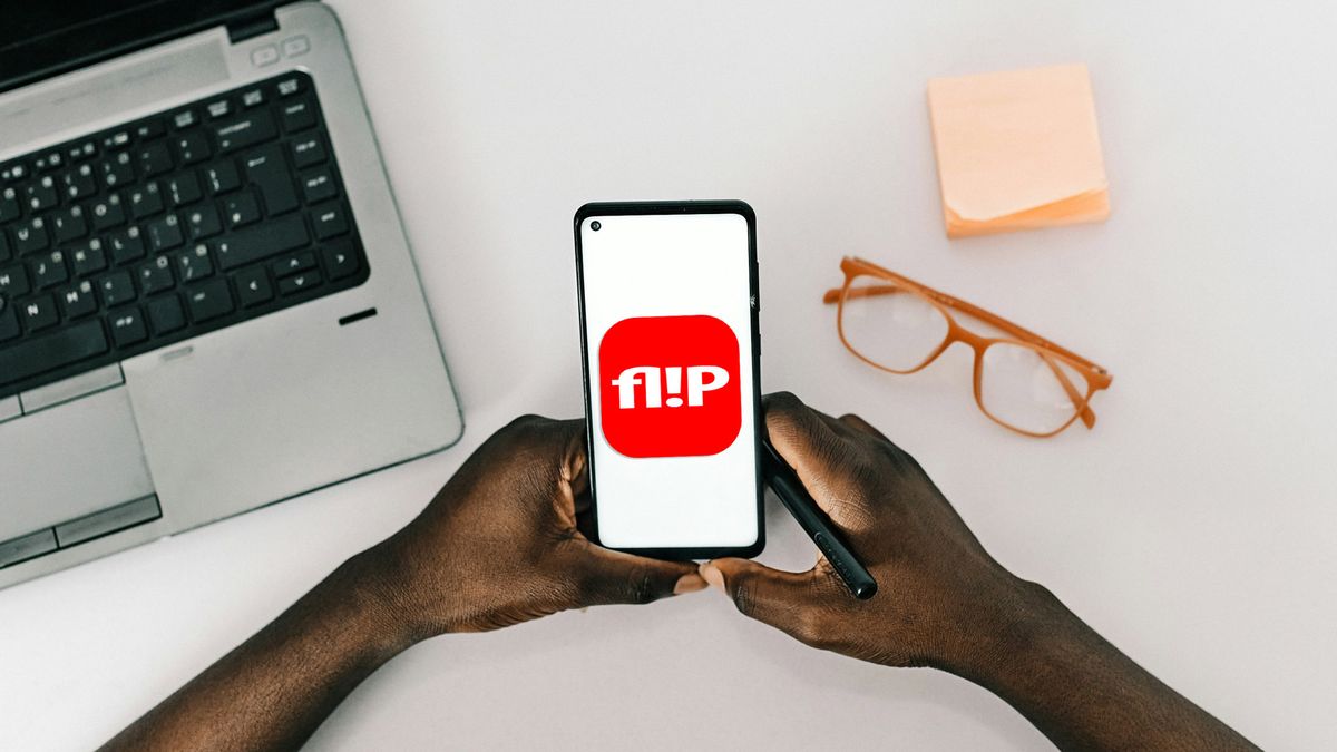 Este paquete Flip NBN + móvil le permitirá ordenar su teléfono e Internet por $90p/m