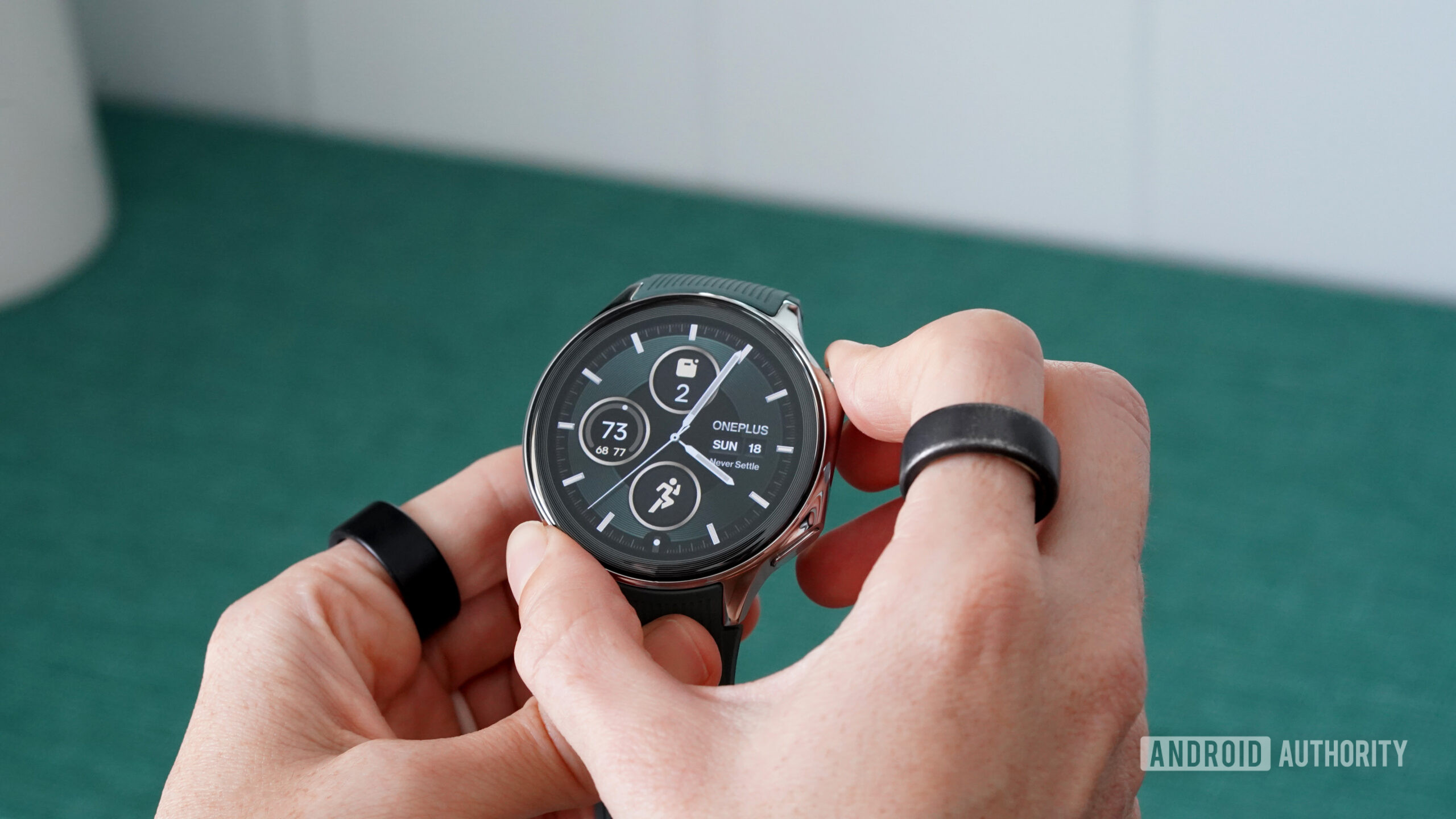 La nueva interfaz híbrida de Wear OS es el secreto de la excelente duración de la batería del OnePlus Watch 2